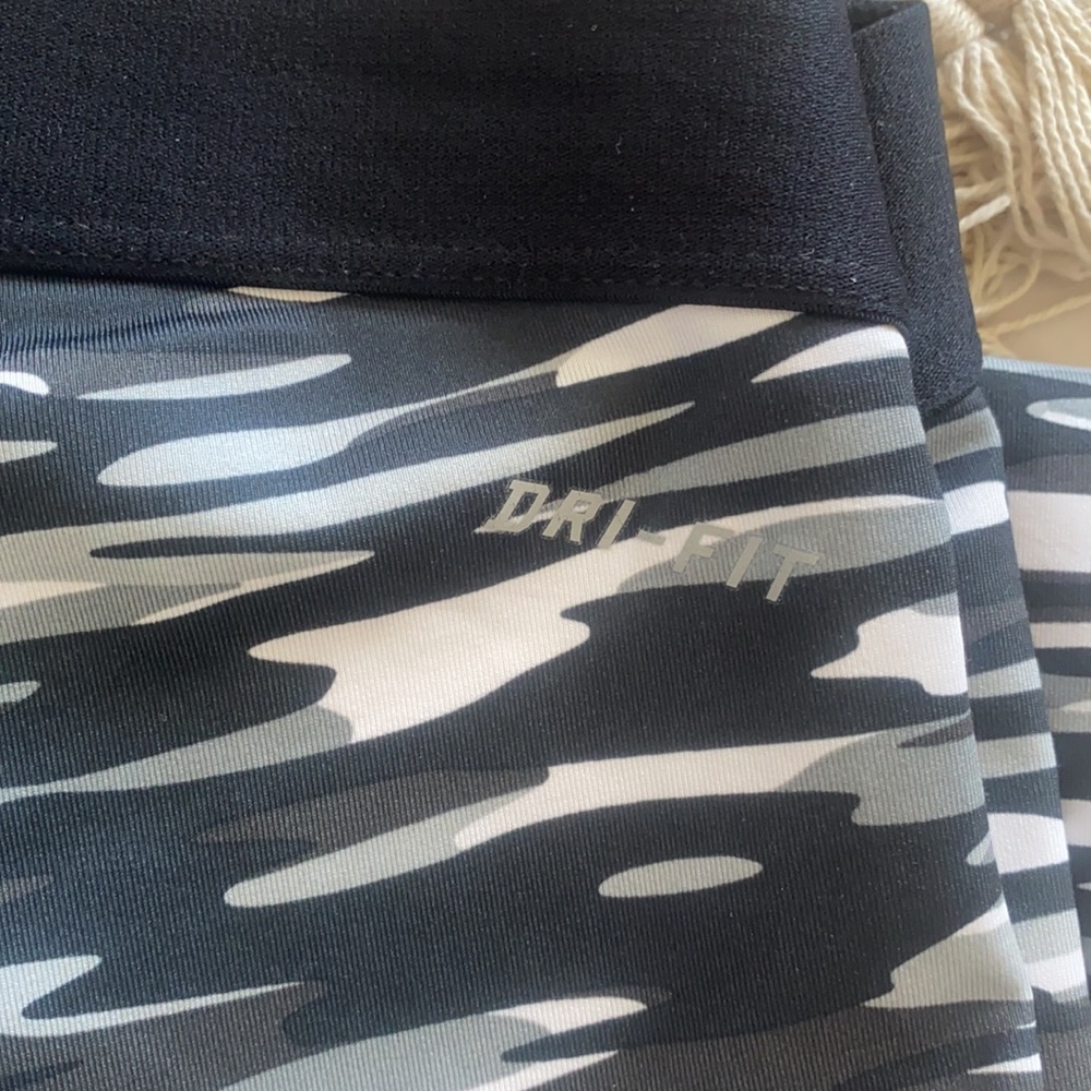 Nike Pro Capris - Picture 5 of 5